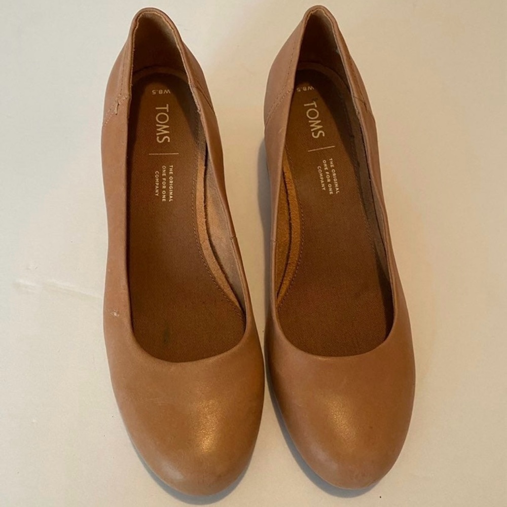 Toms Honey Leather Beverly Pumps Size 9